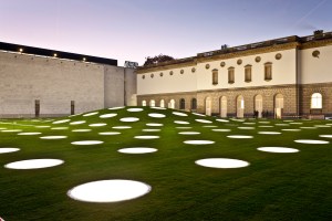 2_ne1330439814_o_01_staedel_aussen